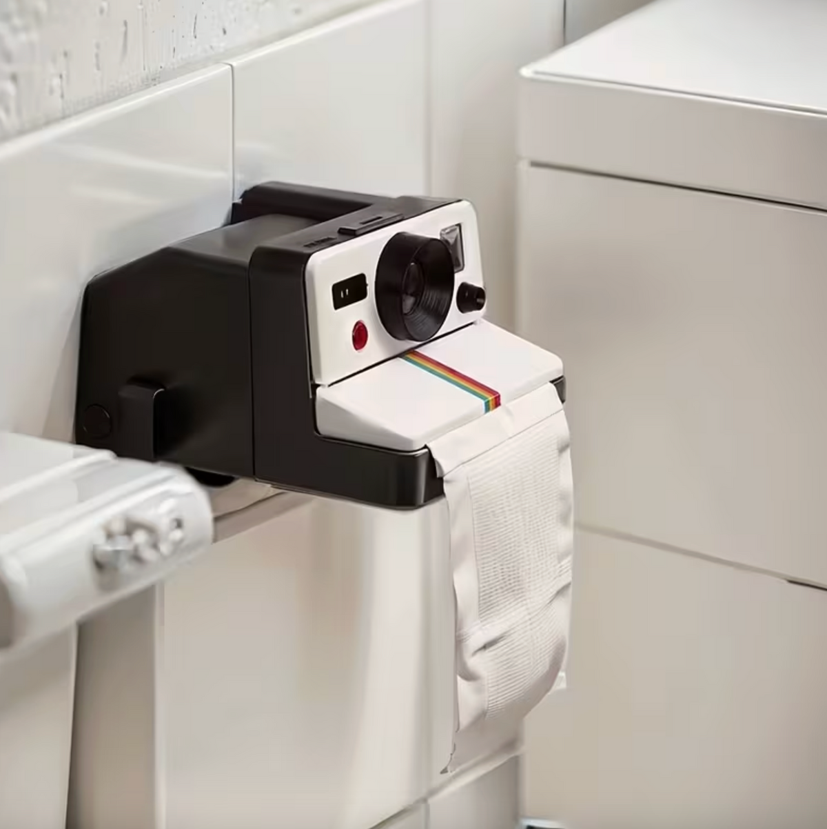 SnapRoll™ – Vintage Camera Toilet Paper Holder