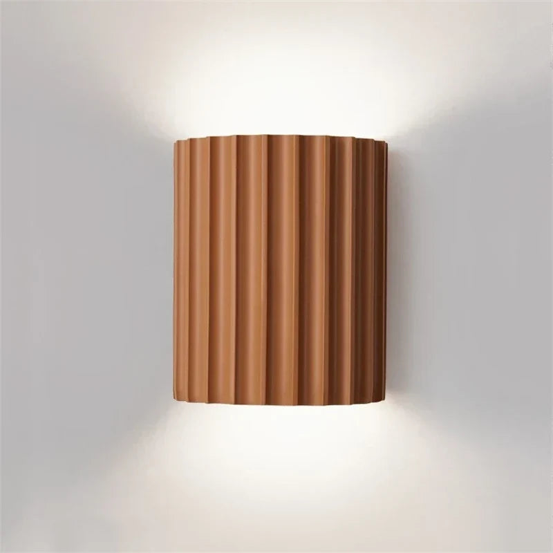 Textured Resin Wall Sconce with Upward & Downward Glow – Modern Ribbed Design for Bedroom, Living Room, Hallway – E27 Socket