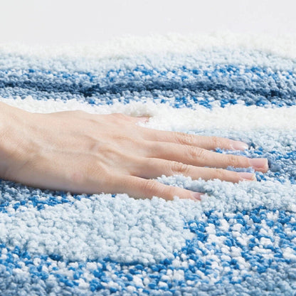 Microfiber Bathroom Rug with Non-Slip Backing – Quick-Dry Floor Mat for Shower, Tub & Sink – Soft Absorbent Surface in Blue & Beige