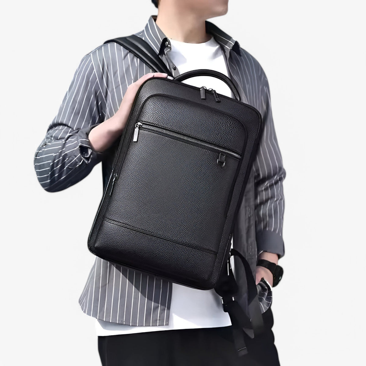 TECHPACK – Intelligent USB Backpack for Work and Everyday Travel