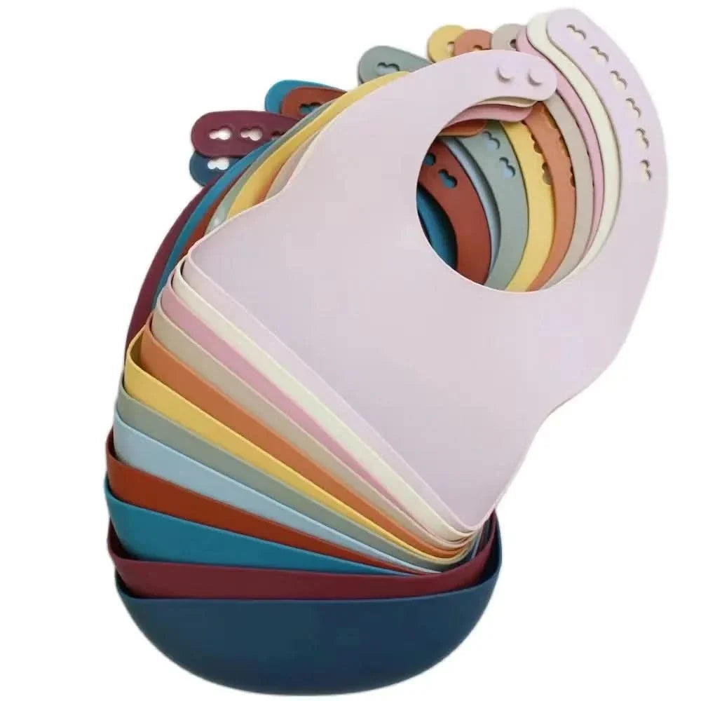 SILIBIB – Soft silicone baby bib with adjustable fit for mess-free feeding comfort