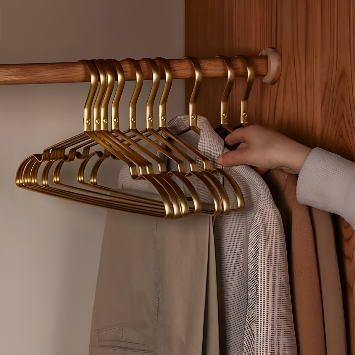 Space Saver | Metal Non-Slip Clothes Hangers with Durable Design | Lightweight Solution for Organizing Wardrobe