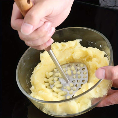 Manual Vegetable Masher with Wood Grip – Heavy-Duty Steel Press for Potatoes, Pumpkin, Avocado & Soft Produce – Ergonomic Kitchen Utensil