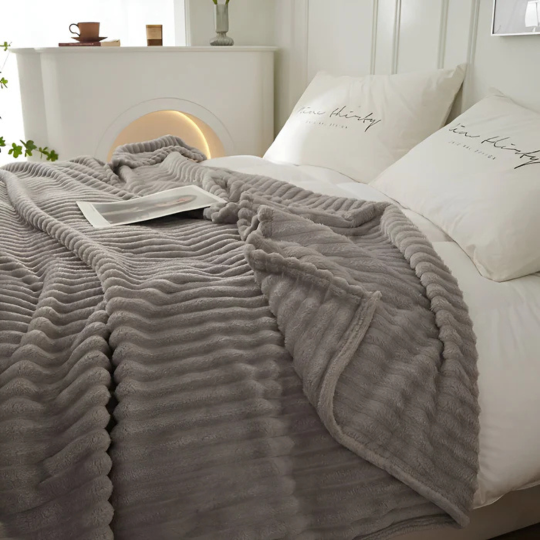 Super Soft Stripy Fleece Blanket – Breathable Warmth for Sofa and Bed