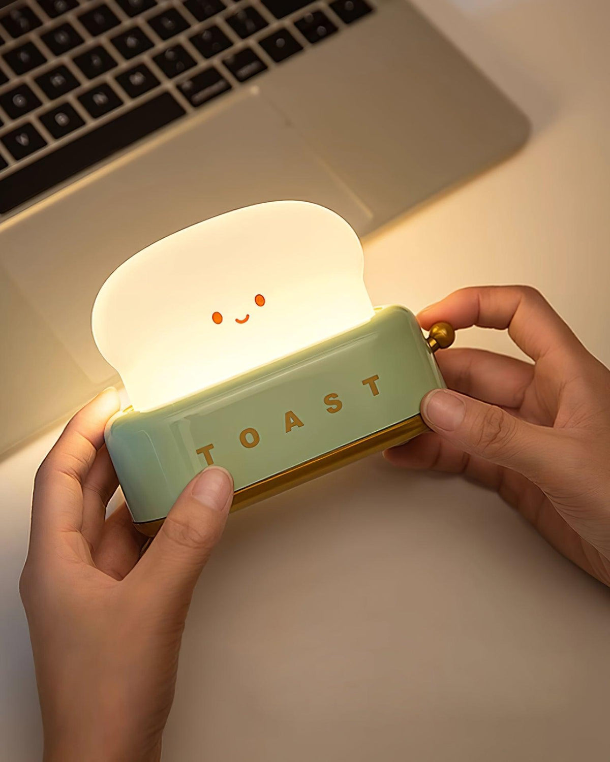 USB-Powered Toaster-Shaped LED Accent Light with Dimmer – 5.3 in Retro Desktop Lamp for Bedroom Nightstand Desk Office Dorm – Warm White Glo