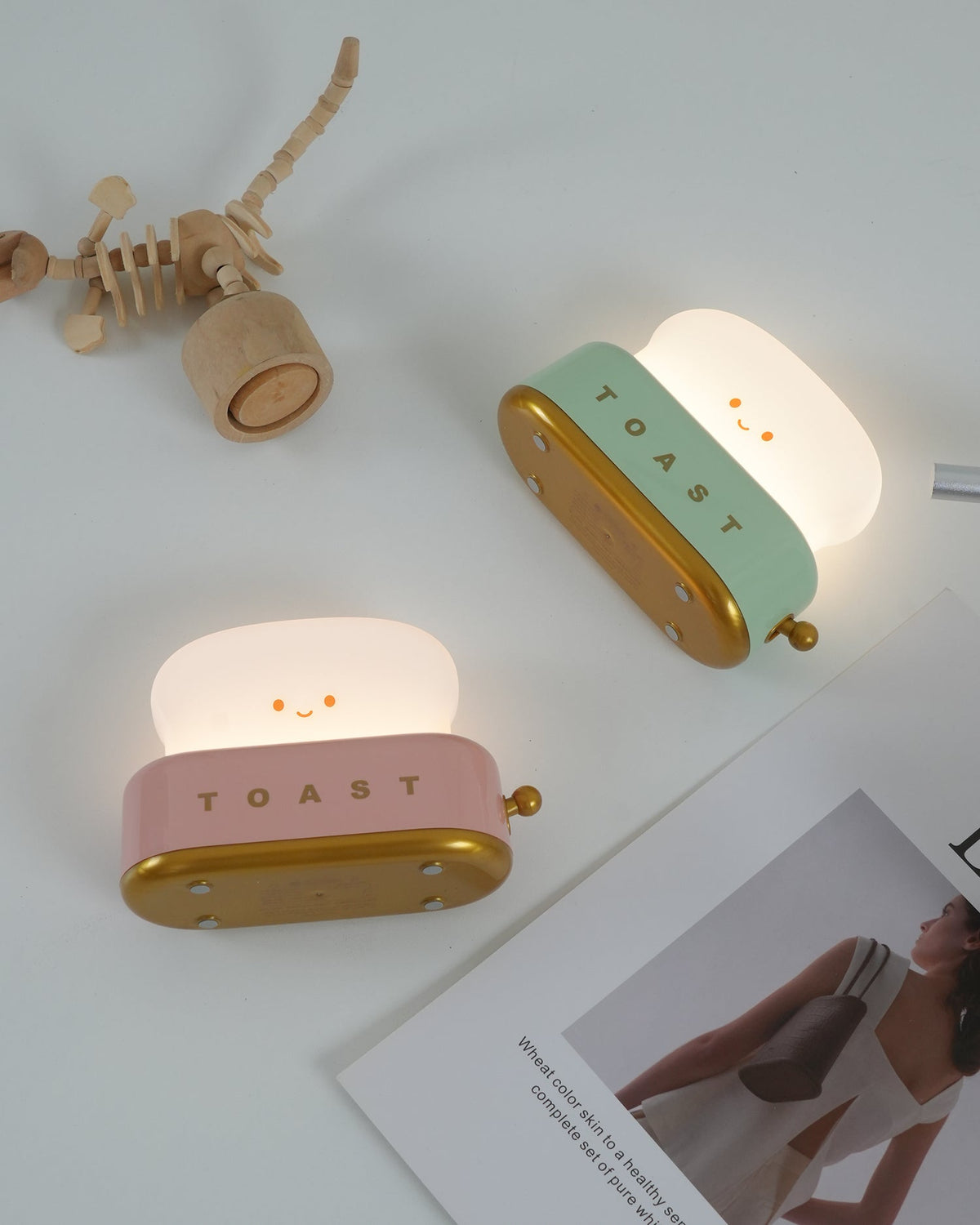 USB-Powered Toaster-Shaped LED Accent Light with Dimmer – 5.3 in Retro Desktop Lamp for Bedroom Nightstand Desk Office Dorm – Warm White Glo