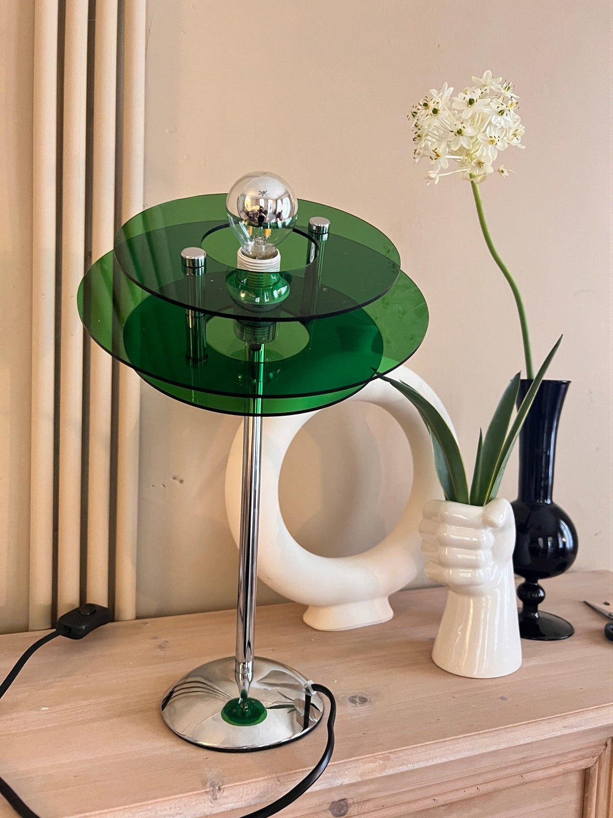 Sculptural Acrylic Accent Lamp with LED Compatibility – 9 in Geometric Nightstand Light for Bedroom Office Reading – Modern Stacked Design U