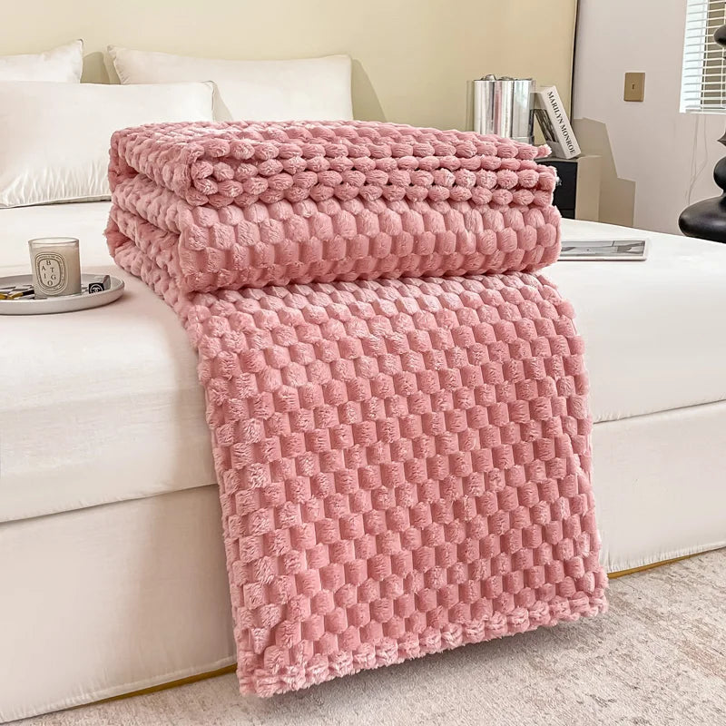 Ultra Soft Checkered Velvet Blanket – Cozy Plush Throw for Sofa and Bed