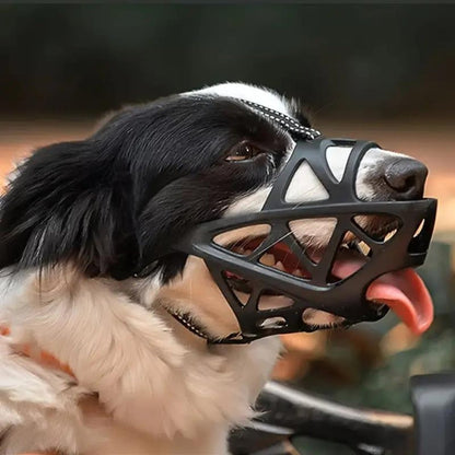 Breathable Safety Muzzle for Dogs – Adjustable Straps, Lightweight Mesh, Panting-Friendly Design for Training & Outdoor Walks