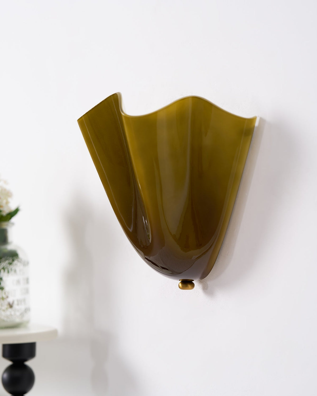 Hand-Blown Glass Wall Sconce 11 in Wide Petal Shade Lighting Fixture Bedroom Hallway Ambient Light E26 Base 110-120V Dual Bulb Decorative Mo
