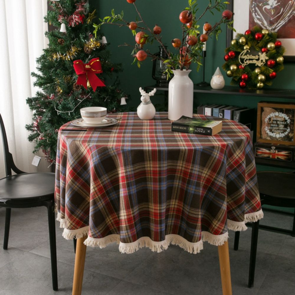 Vesper Round Tablecloth - Microfiber Blend, Holiday Plaid with Tasselled Edges