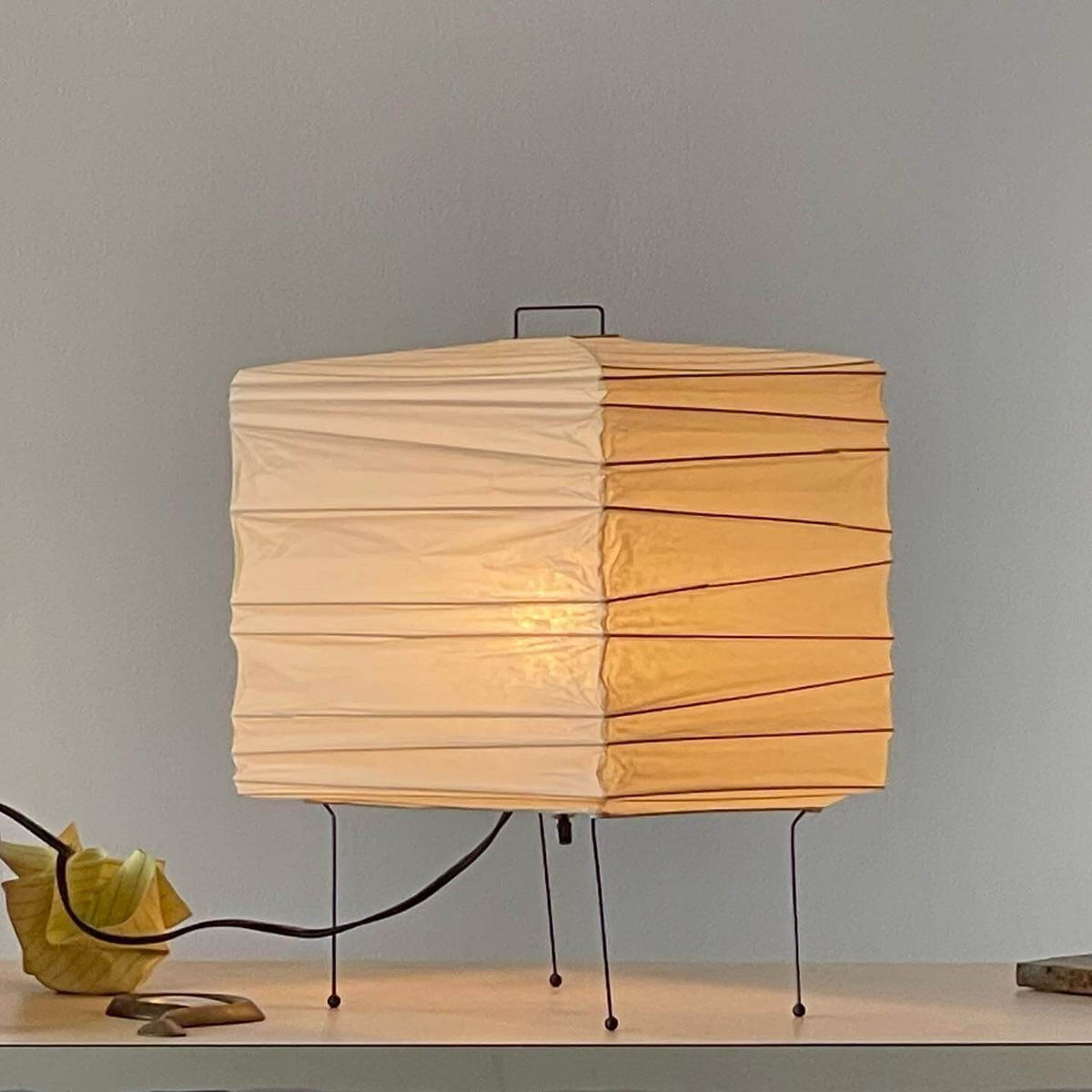 Geometric Paper Cube Lamp with Wire Stand for Bedroom Desk Nightstand Living Room Office Handcrafted Ambient Lighting Minimalist Accent 9×15