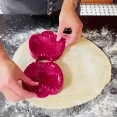 Festive Pie Maker | Spooky-Shaped Baking Tool for Halloween Treats