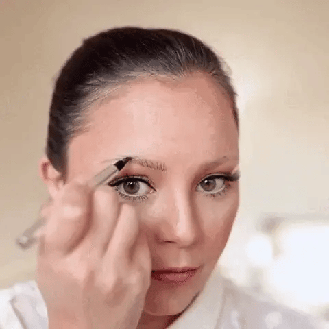 Four-Prong Precision Brow Defining Pencil with Long-Lasting 36-Hour Wear for Natural Hair-Like Strokes and Fuller Arches