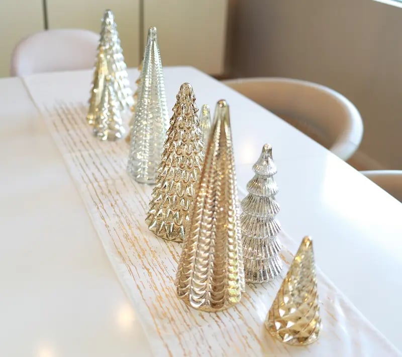 LED Crystal Christmas Tree Set of 5 with Timer – Battery Operated Tabletop Holiday Décor for Living Room, Mantel & Windowsill