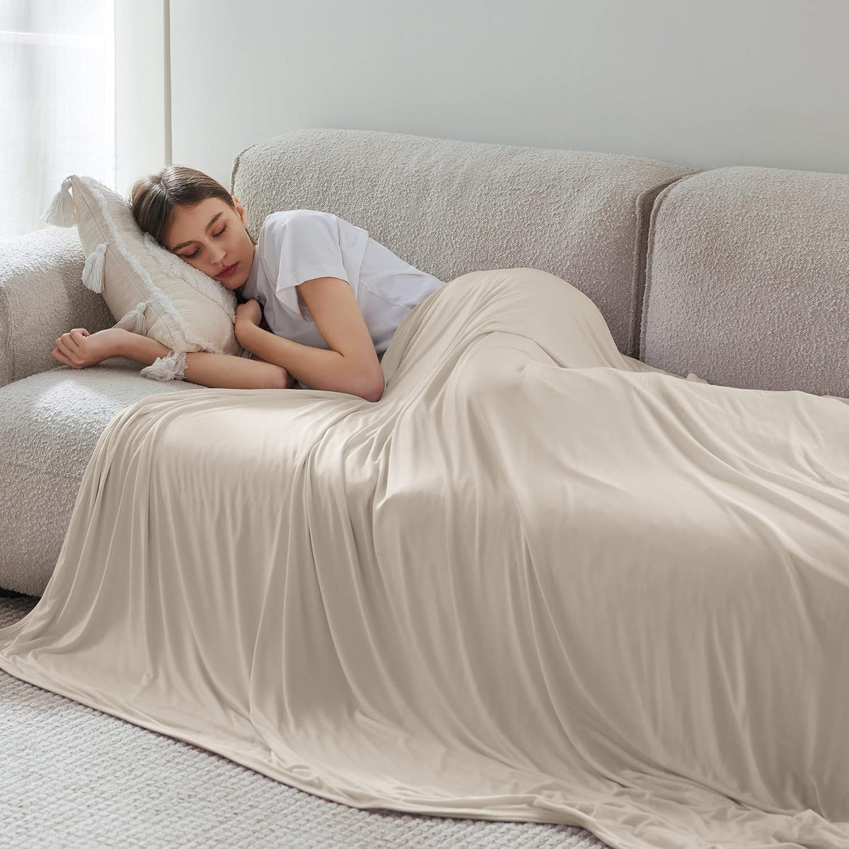 Cozy Comfort | Summer Cooling Blanket for Hot Sleepers with Bamboo Rayon | Lightweight Throw for Travel and Outdoor Use