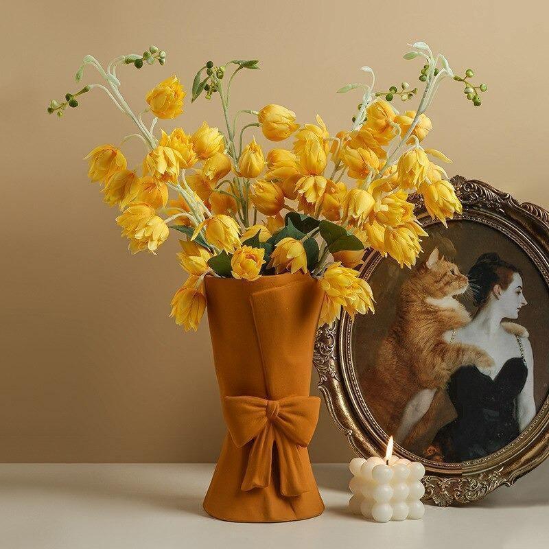 Knot & Bloom - Ceramic Bowknot Vase