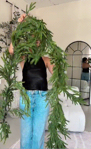 Bendable Evergreen Pine Garland - Realistic Needles, Dense Foliage, Customizable Shape for Mantel, Banister & Door Decor, 4-9 ft