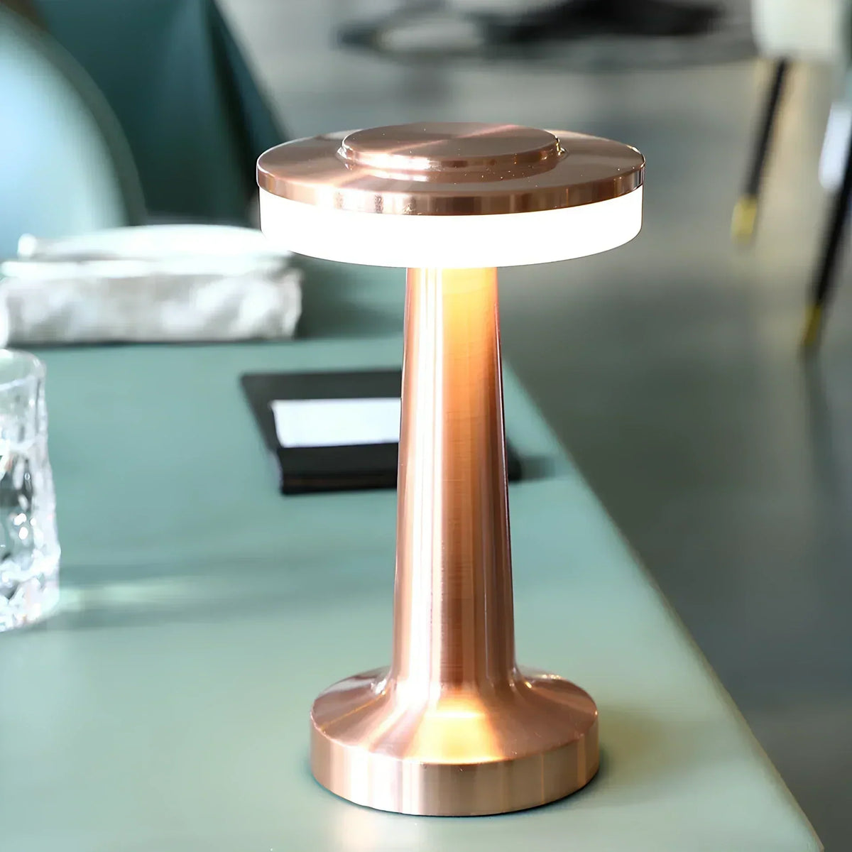 Cordless LED Accent Lamp with Dimming & Color Temperature Control for Bedrooms, Restaurants & Living Rooms
