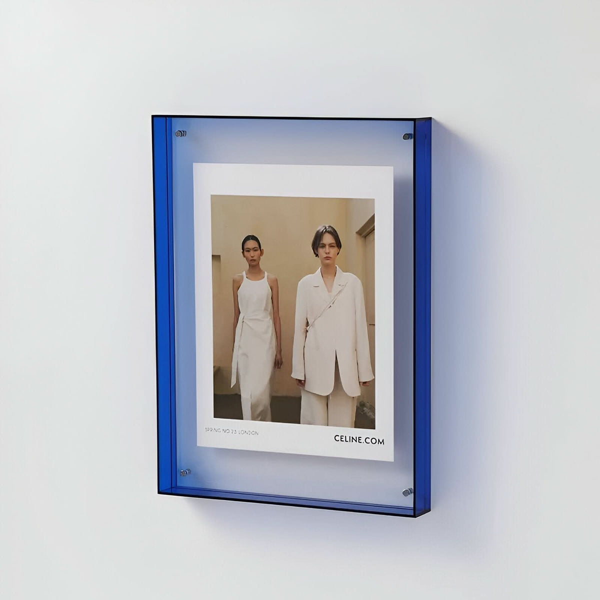 LUCIDNEST – Transparent Frame for Minimalist Memory Styling