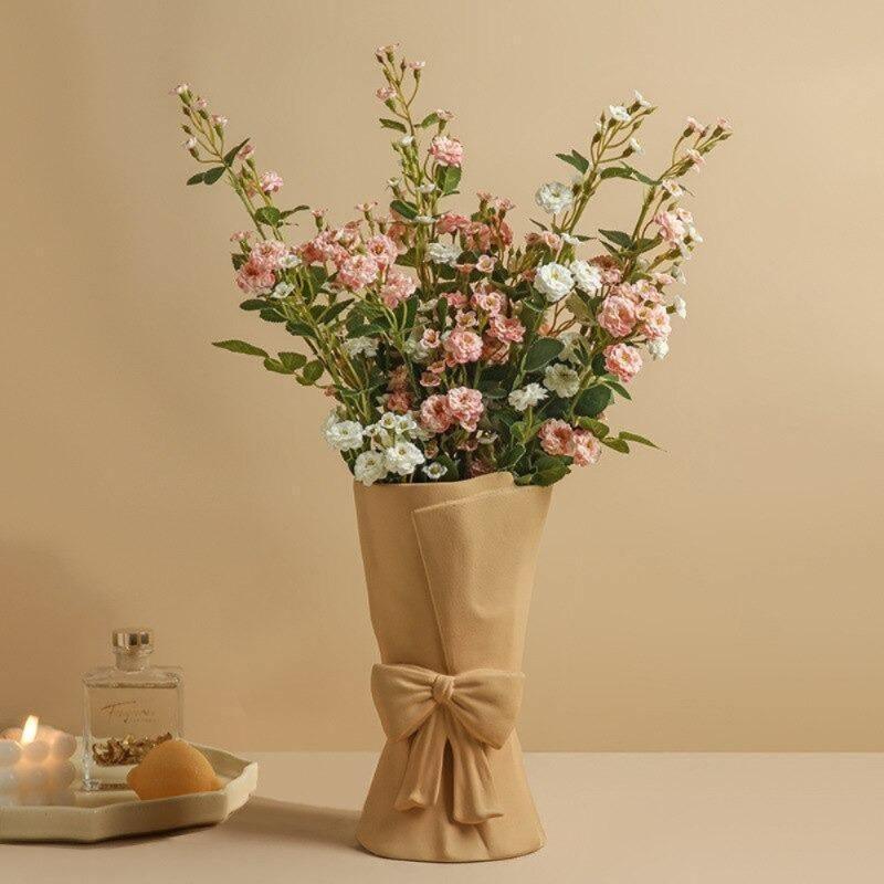 Knot & Bloom - Ceramic Bowknot Vase