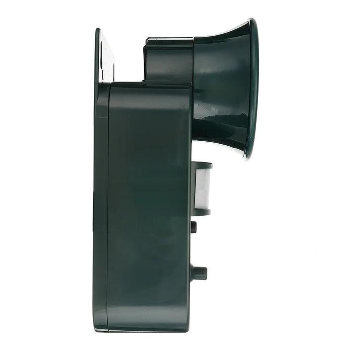 Ultrasonic Animal Repeller Outdoor Motion Sensor Pest Deterrent Device Waterproof Yard Protection for Deer Rodents Birds Battery Powered