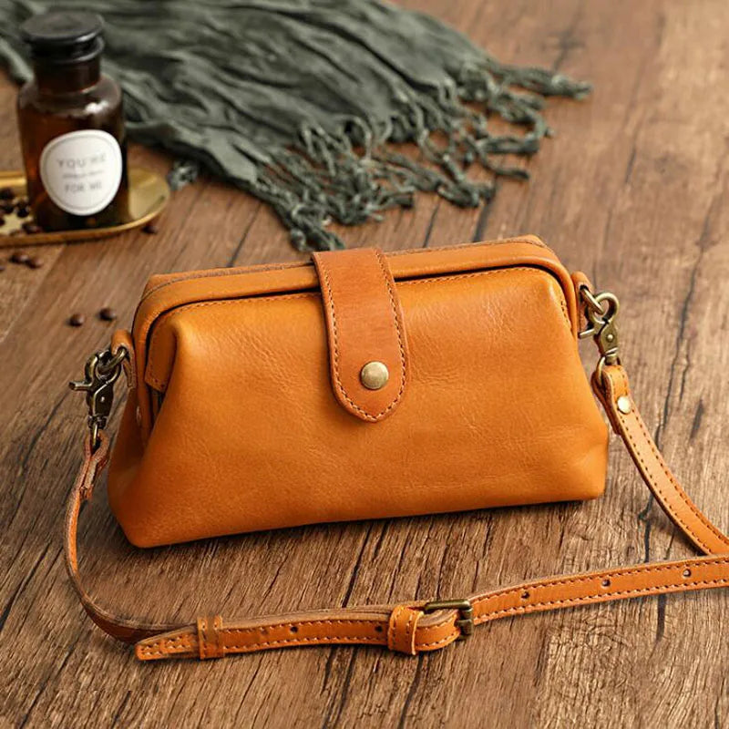 Compact Leather Crossbody Purse for Women – Adjustable Strap Shoulder Bag with Zip Closure for Travel, Shopping & Everyday Wear