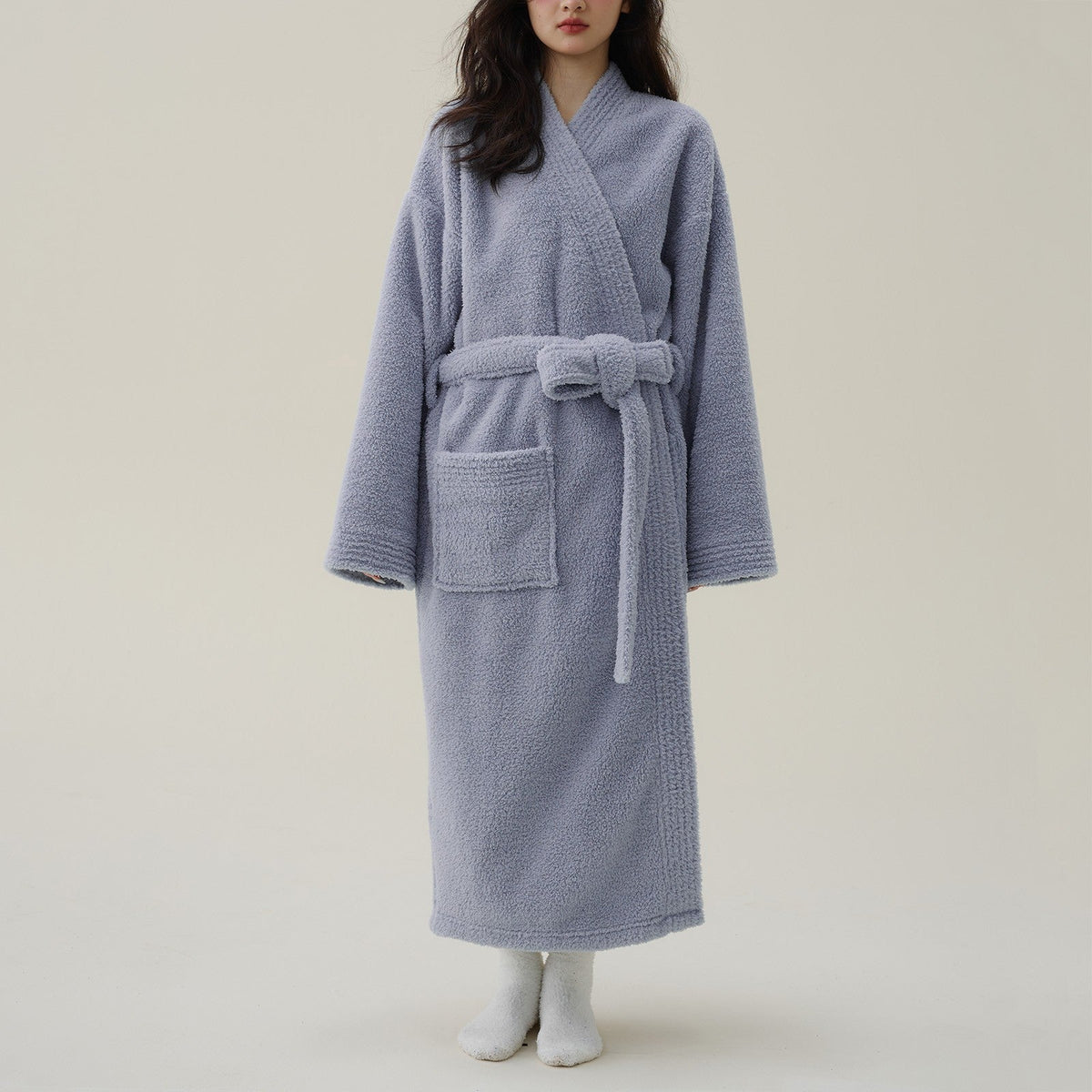 Women's Plush Fleece Robe – Long Kimono Style Bathrobe for Winter Warmth & Relaxation at Home