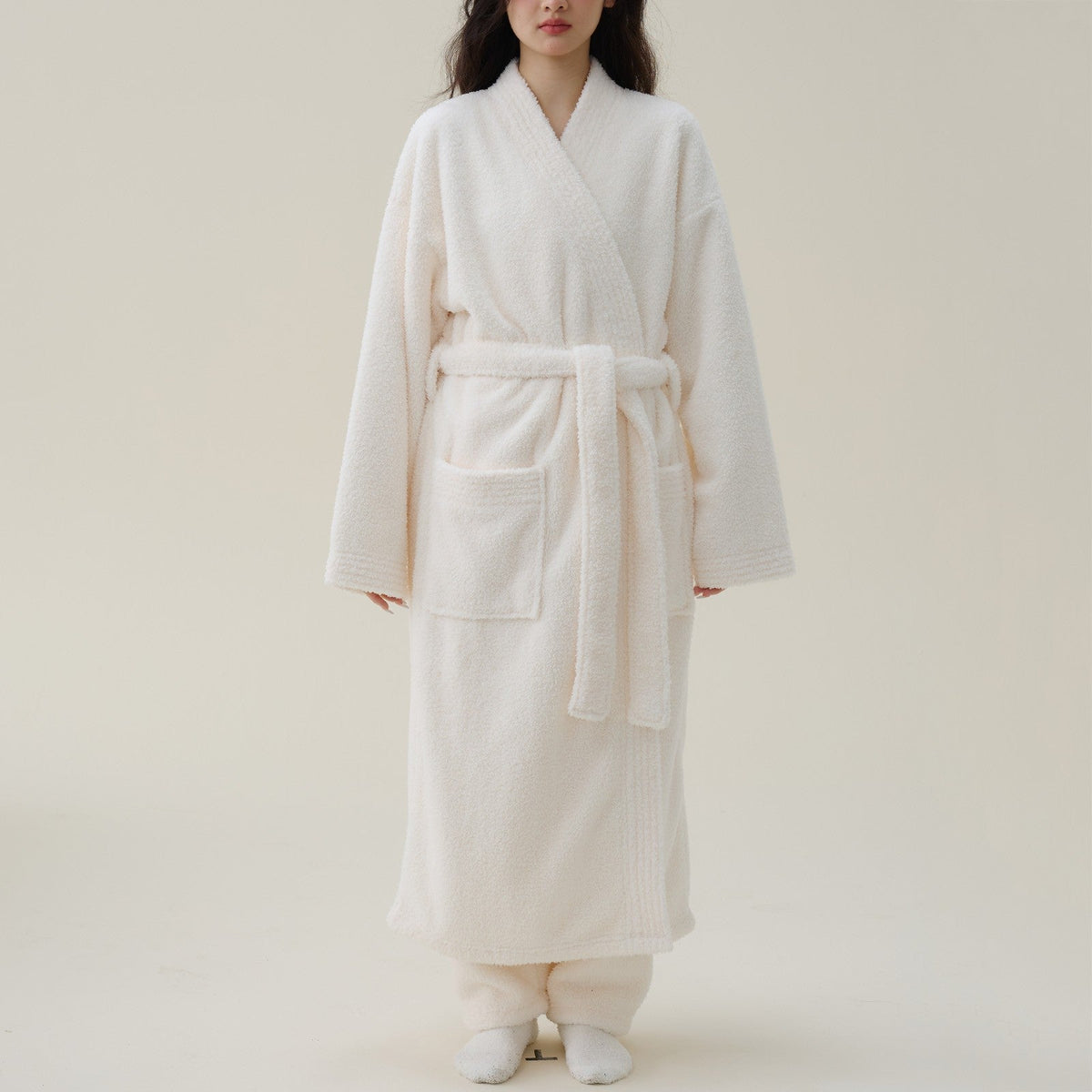 Women's Plush Fleece Robe – Long Kimono Style Bathrobe for Winter Warmth & Relaxation at Home