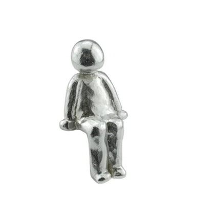Metal Canine Figurine Silver Glossy Finish Shelf Accent Home Décor Minimalist Interior Piece Bookcase Display Ornament Animal Sculpture Cont