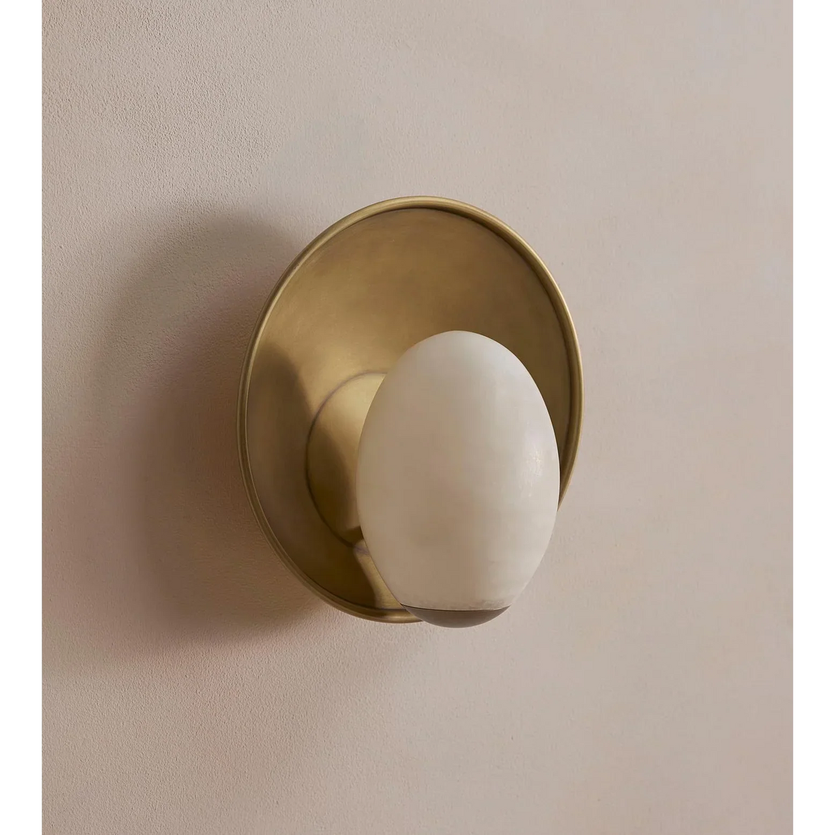 Natural Stone Sconce with Brass Reflector Plate – 14.6 Inch Round Alabaster Fixture for Bedroom, Entryway, Bathroom & Hallway Ambient Lighti