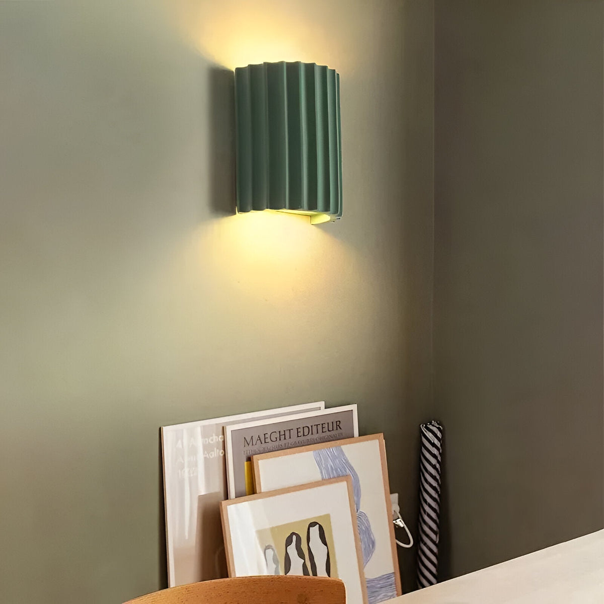 Sculptural Resin Sconce Light Green Wavy Texture 6.3 Inch Height Soft Glow for Bedrooms Hallways Nordic Accent Minimalist Feature Wall Decor