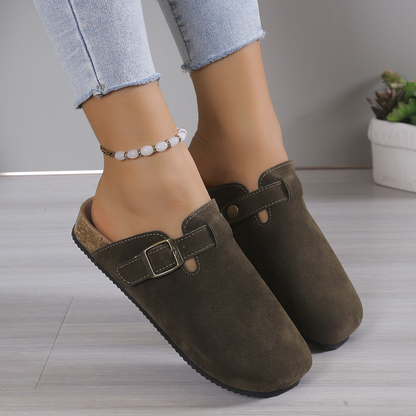 Unisex Leather Sandals with Adjustable Buckle Strap – Cushioned Footbed Slides for Indoor Outdoor Everyday Wear Men Women