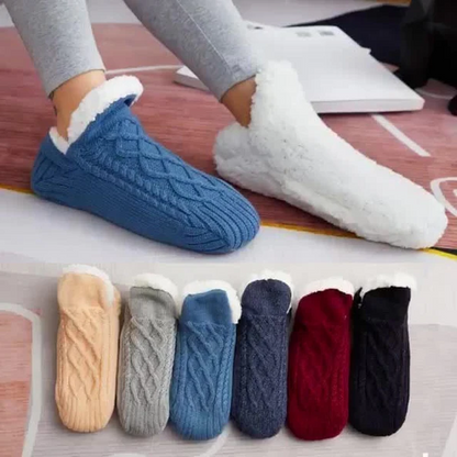 Fleece-Lined Gripper Socks with Silicone Traction for Women & Men – Cozy House Slippers for Cold Floors, Hospital, Yoga & Everyday Wear
