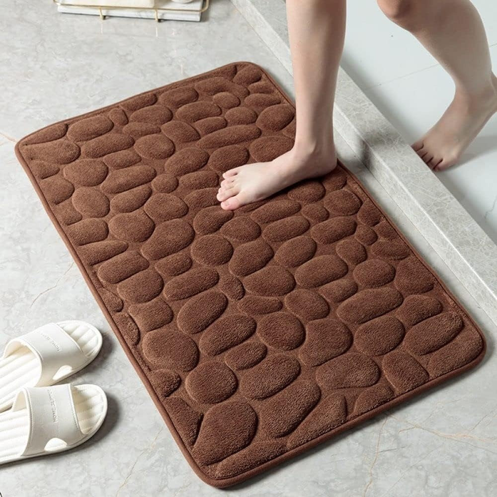 Plush Microfiber Bathroom Rug 20×31 Inches Cream Non-Slip Backing Quick-Dry Water-Absorbent Floor Runner for Shower Kitchen Laundry Room