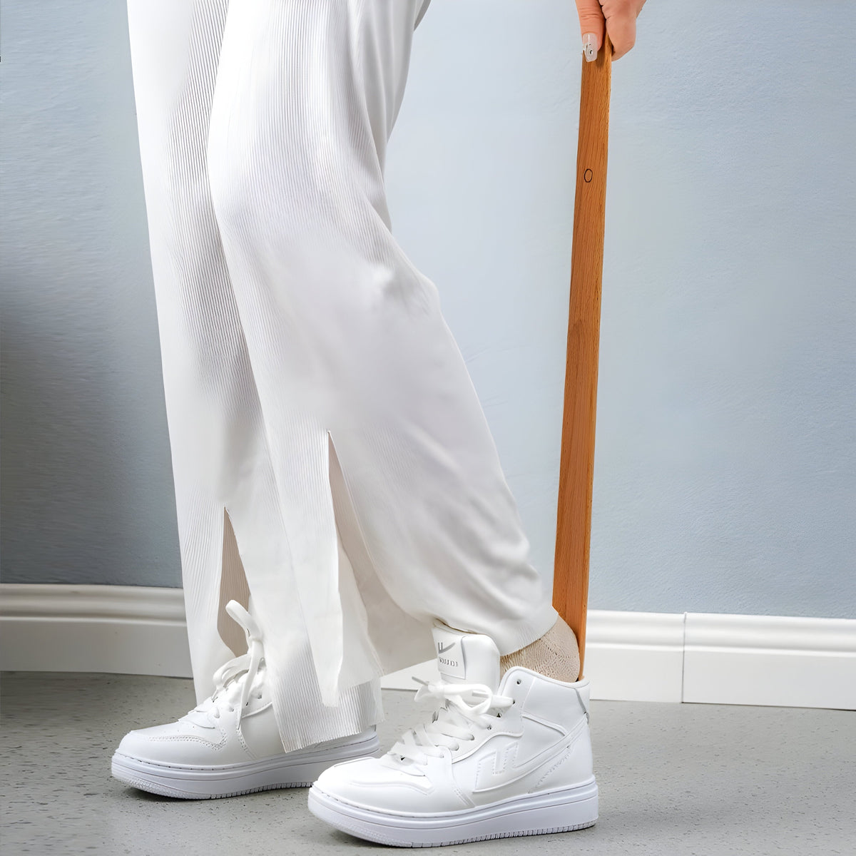 Kendric Long Shoe Horn - Wooden, 55 cm, Magnetic, Ideal for Seniors