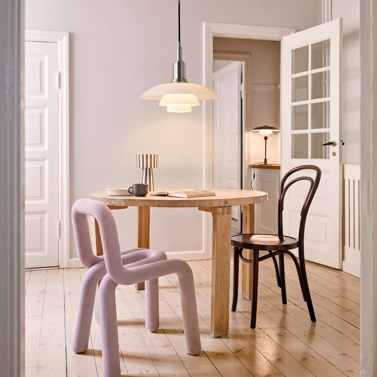 Scandinavian Glass Pendant Light, Adjustable Height Ceiling Fixture, E27 Socket, Minimalist Hanging Lamp for Kitchen Island, Dining Room
