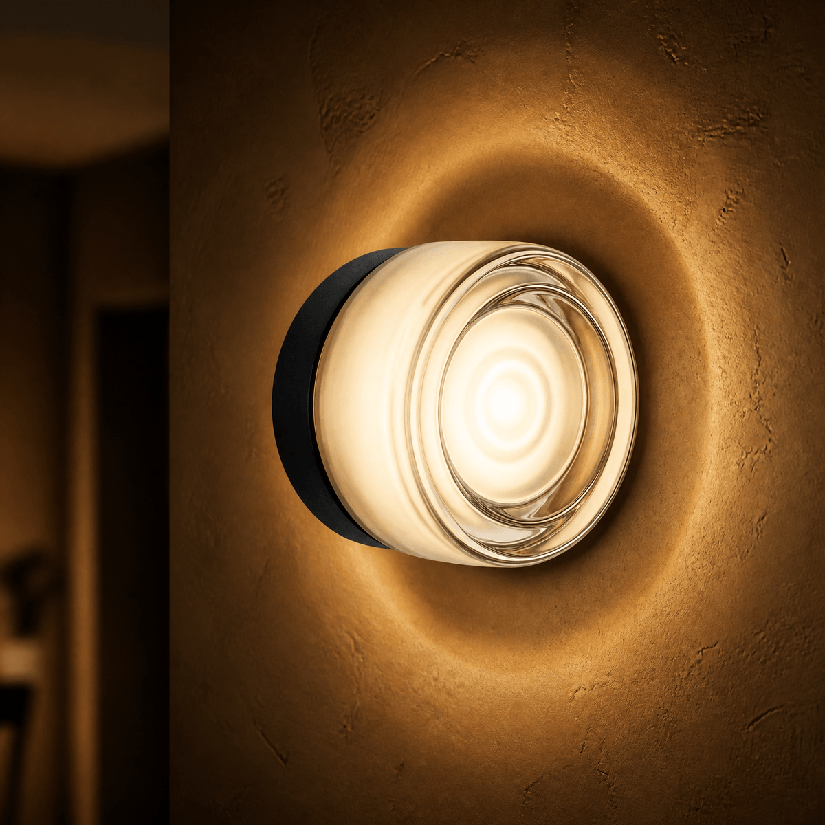 FORMELLE – Sculpted Wall Sconce for Elegant Mood Lighting