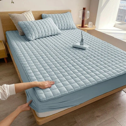 Breathable Mattress Protector Cover – Waterproof, Hypoallergenic, Soft Fitted Sheet for Twin, Full, Queen & King Beds