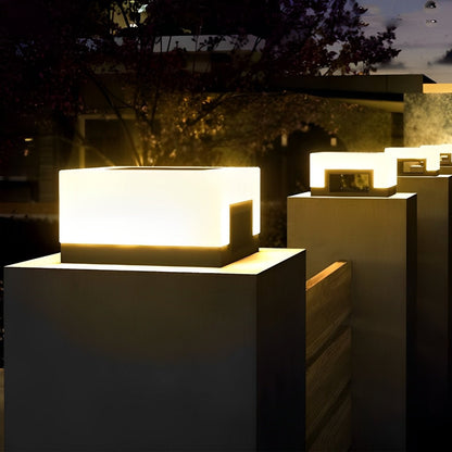 Square Solar LED Cap Light for Fence Posts, Driveways, and Pathways – Waterproof Stainless Steel Housing for Outdoor Yard Illumination