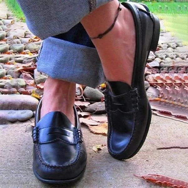 Women's Slip-On Loafers – Low Heel Vegan Leather Shoes for Everyday Comfort & Retro Style – Round Toe Casual Flats for Office, Travel &