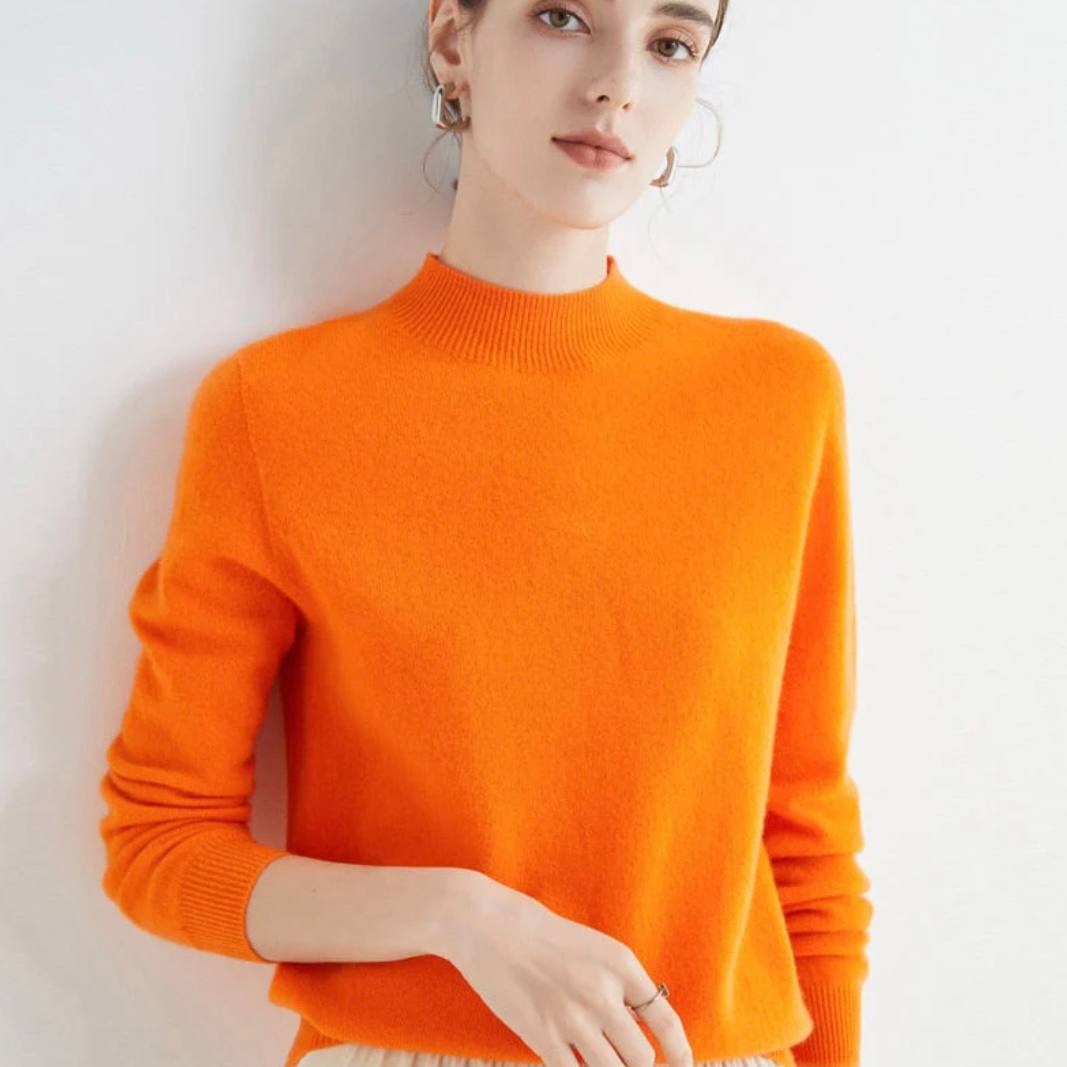 Soft Women's Crew Neck Cashmere Sweater - Ortekor