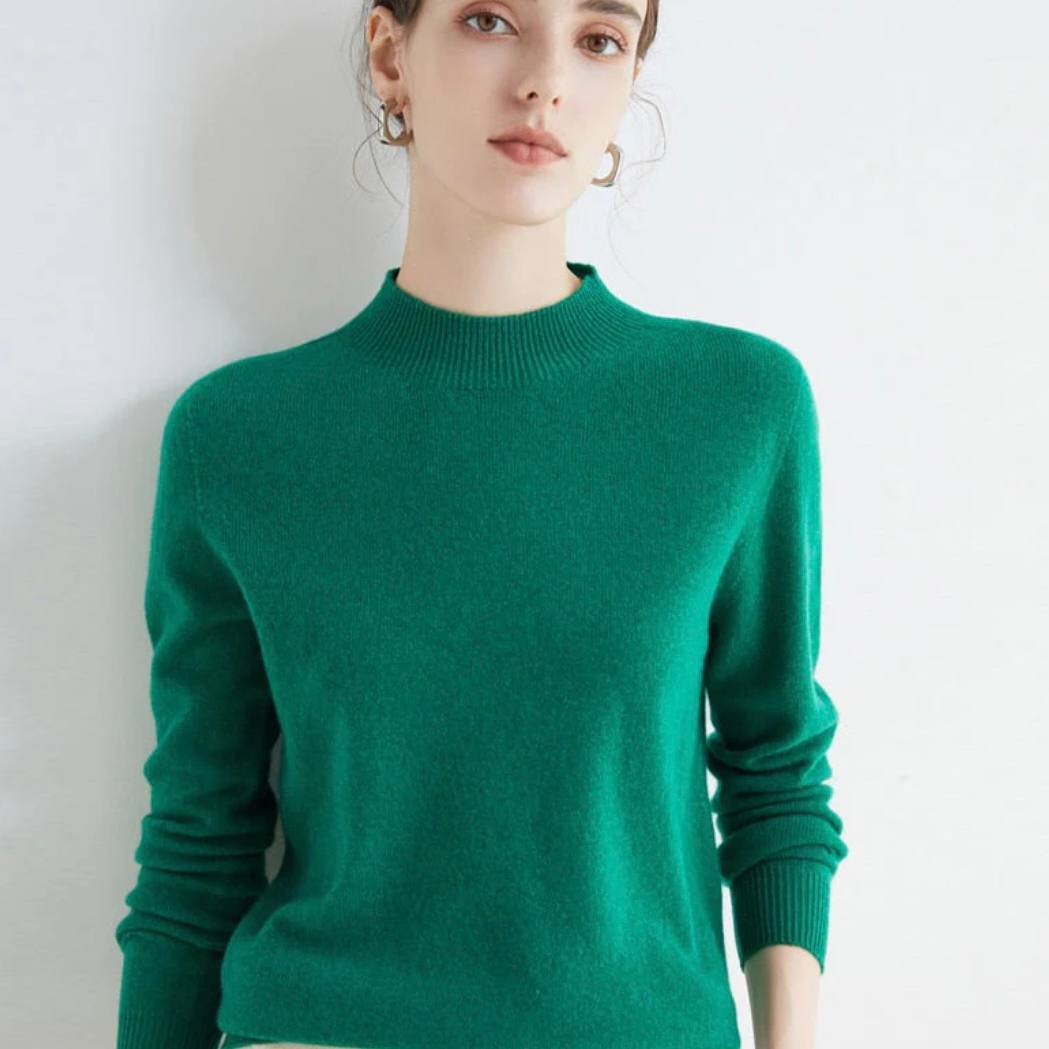 Soft Women's Crew Neck Cashmere Sweater