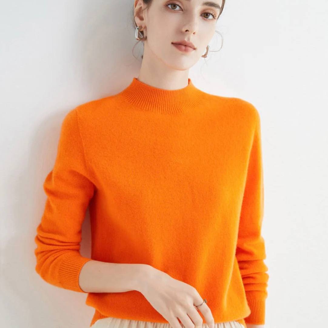 Soft Women's Crew Neck Cashmere Sweater