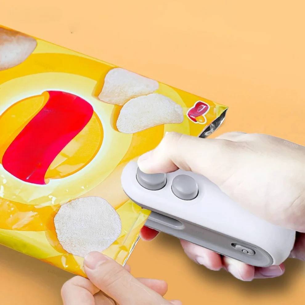 Space Saving 2 in 1 Food Saver Machine