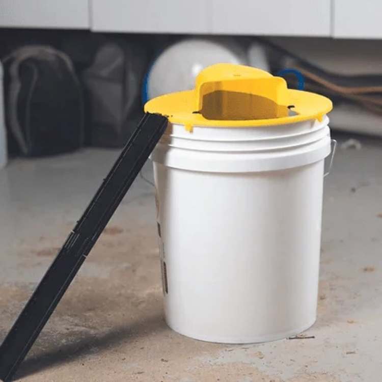 Auto-Reset Rodent Trap with Tipping Platform for Bucket – Reusable Hands-Free Mouse & Rat Catcher for Home, Garage & Barn