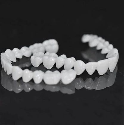 Clip-On Cosmetic Tooth Veneers – Temporary Smile Cover with Heat-Moldable Fit for Natural White Appearance