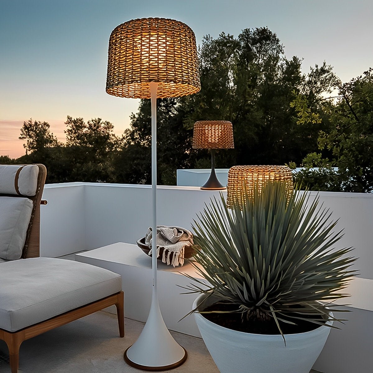 Woven Standing Patio Light 69 in Tall Weatherproof Warm White LED Solar or Plug-in Outdoor Garden Torch for Deck Poolside Terrace
