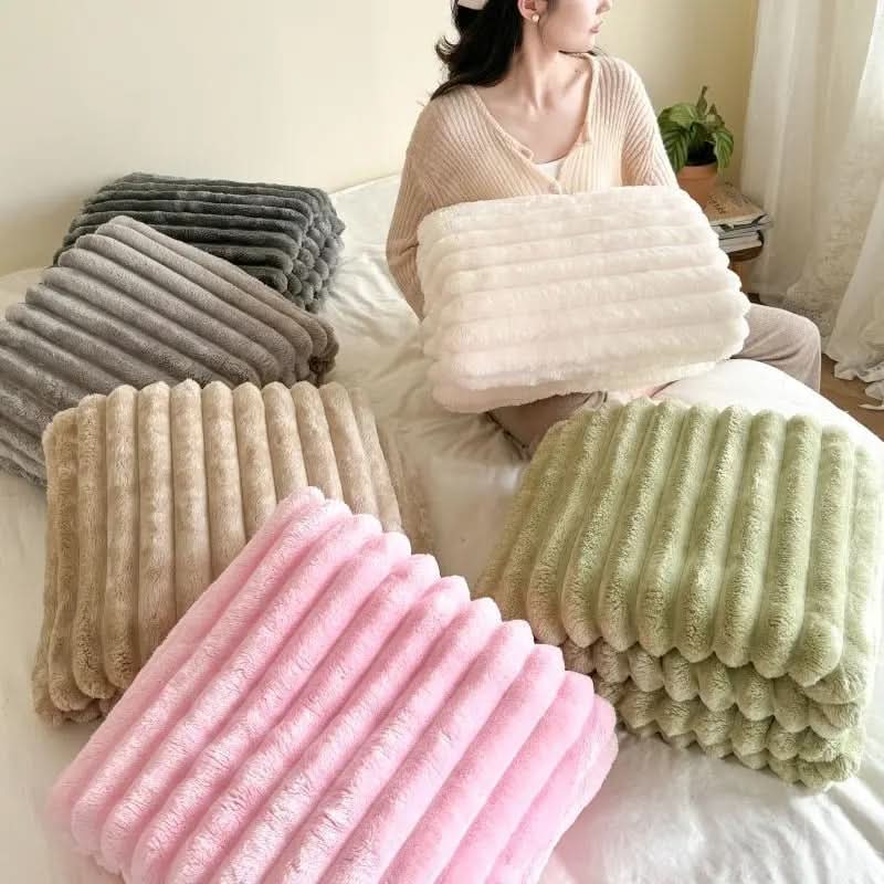 CLOUDHARE – Plush Blanket Set for Luxurious Cozy Living