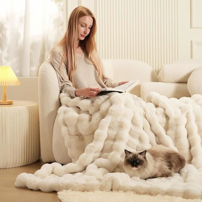 CLOUDHARE – Plush Blanket Set for Luxurious Cozy Living